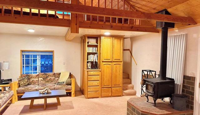 Kennedy Bluebird: off-grid cabin near SF Kern River