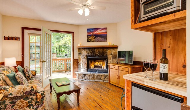 Kennedy Ridge Cabin-1BR, jacuzzi, kitchenette