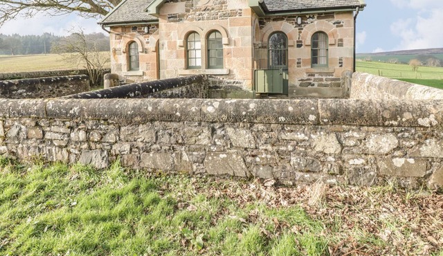 KENNELS, pet friendly, with open fire in Rothesay, Isle Of Bute