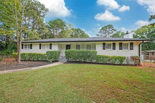 Kennesaw Komfort Home for 8