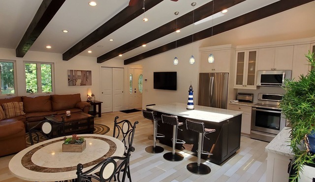 Kenneys Beach retreat by the Wineries