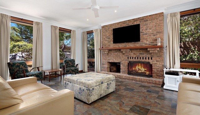 Kenros Beach House - Gordon Ave - close to safe swimming beach!