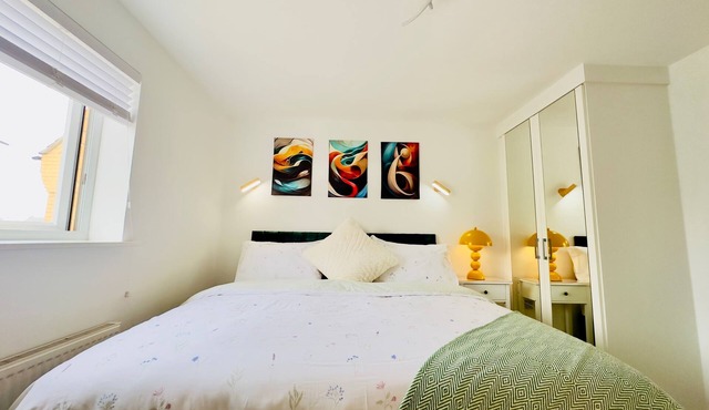 Kensington Bliss - 3 Bedroom House in Colchester