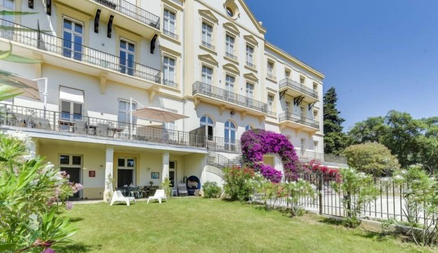 Kensington by Interhome