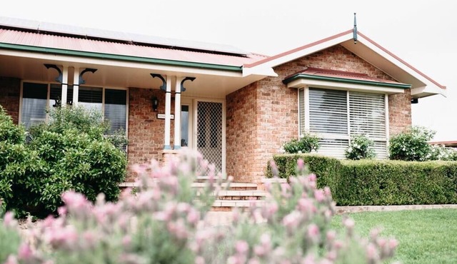 Kensington – Luxury escape in Dubbo, sleeps 8