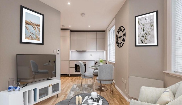 Kensington Olympia Apartment, Breakfast