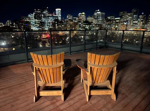 Kensington Retreat, King Bed, Easy Parking, C-Train