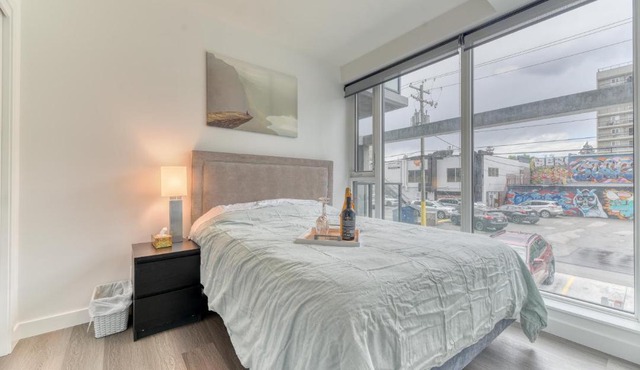 Kensington Suite 2bed & 1bath