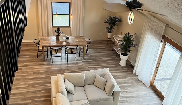 Kent Island Luxary Home W/Pool and walking distance from the beach