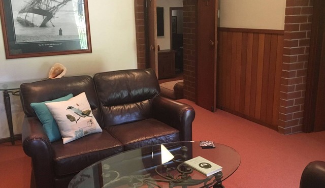 Kentia Palms holiday accommodation