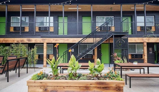 Kenton Hotel Tribal Suite