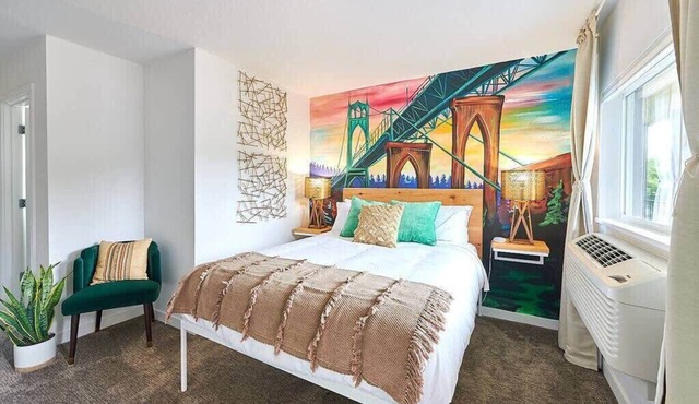 Kenton Hotel Whimsical Suite