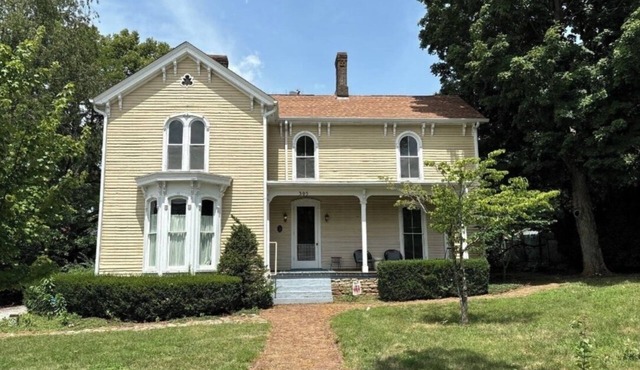 Kentucky Bourbon and Horses Visit Keeneland Bourbon Trail and University of KY