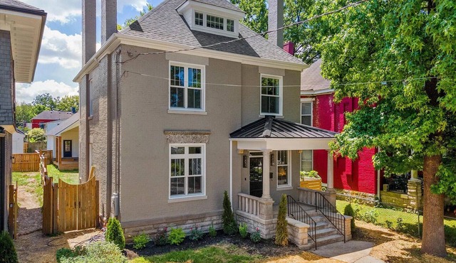 Kentucky Dream! 4BR, 3BA, 2Car-G/Covered Backyard Stage, 1-Mile from Rupp!