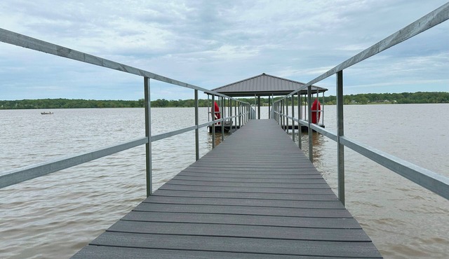 Kentucky Lake 3-bed Mobile Home Cabins - shared dock access WiFi, & Bald eagles!