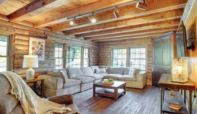 Kentucky Lake Access! Family Log Cabin w/Deck