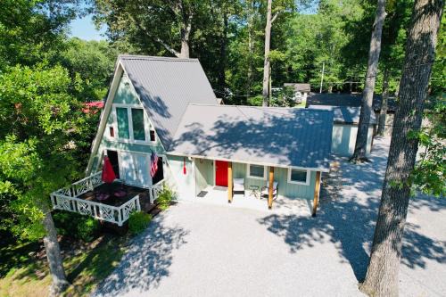 Kentucky Lake Family Cabin! Pet Friendly