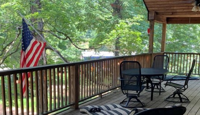 Kentucky Lake/TN River Cabin 1/2 mile to Cuba Landing Marina