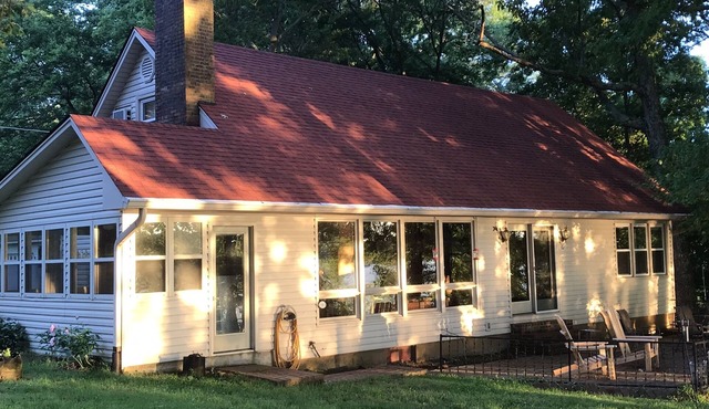 Kentucky Lake Waterfront Home, dock, 4 large BR, new kitchen in 2019