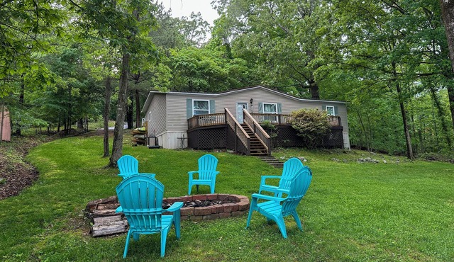 Kentucky Lakeside Home w/Deck - 20 Mi to LBL!