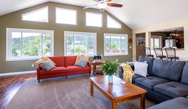 Kentucky Riverfront Retreat--Beautiful River Views, Near Ark Encounter and park!