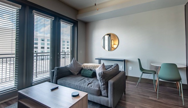Kenzie Seasons | Modern 2BR in North Austin