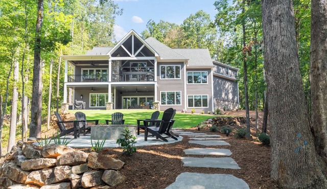 Keowee Cove Retreat on Lake Keowee!