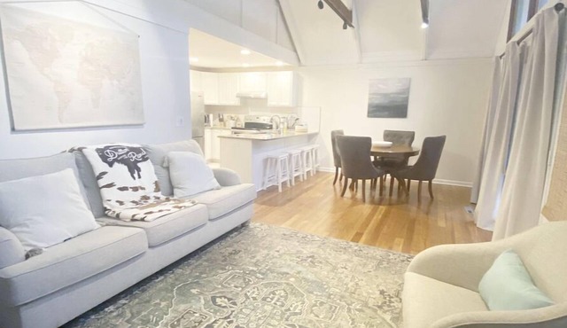 Keowee Key's Stylish Charm