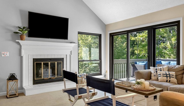 Keowee Key Townhouse- Lake, great deck, outdoor firetable & CLEMSON FOOTBALL!