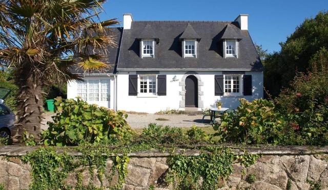 Ker Berhed with beautiful sea views