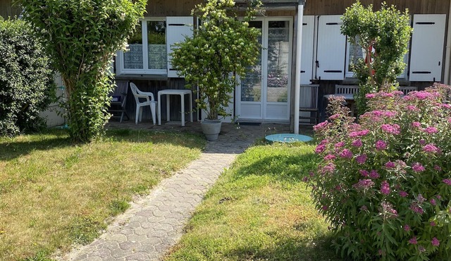 Ker Gaston Gite with garden view