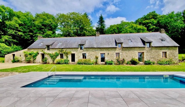 Kerguestenen - Longère pour 12 avec piscine