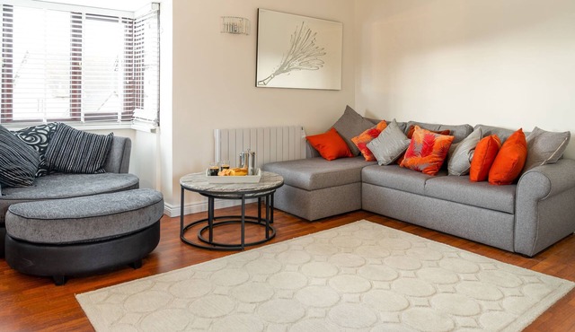 Kernow House - a house that sleeps 7 guests in 3 bedrooms