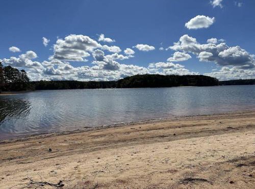 Kerr Lake-Pvt Dock included-Beach area and Cove