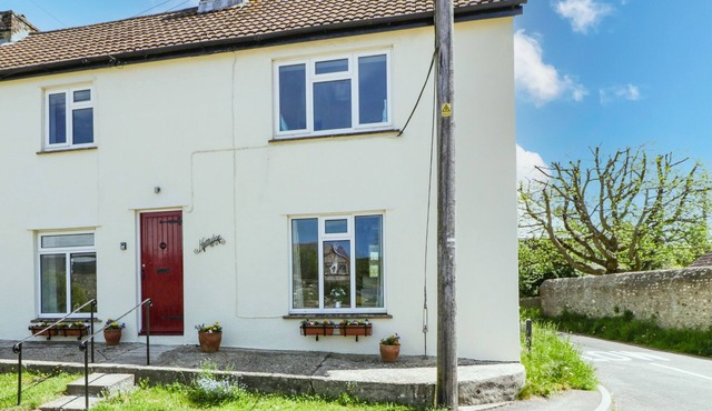 KERRIDGE, pet friendly, with open fire in Cerne Abbas