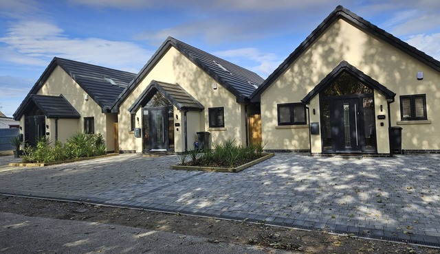 KERRY COTTAGE, pet friendly, country holiday cottage in Talacre