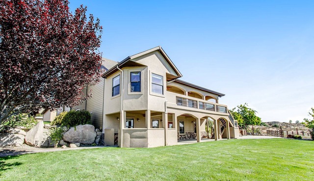 Kerry Hill Manor Family Vineyard Retreat