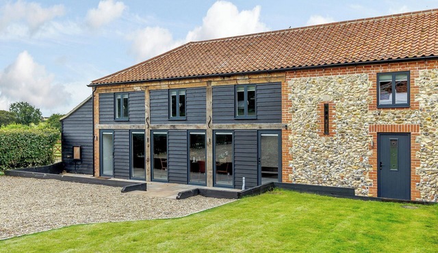 Kestrel Barn-UK31353