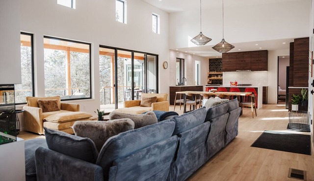 Kestrel House At The Running Y