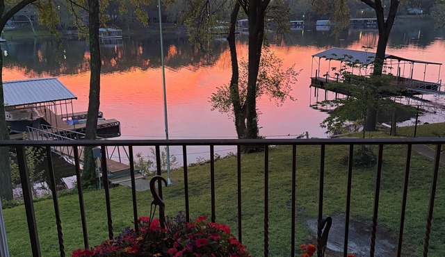 Ketchum Cove Family & Pet-Friendly Lake House w/Dock & Walk to Marina Dining