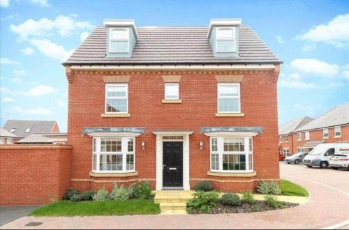 Kettering - House - Stay 8 - Parking - Garden