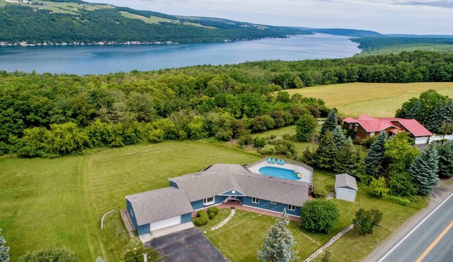Keuka Glory-A beautiful home overlooking Keuka Lake!
