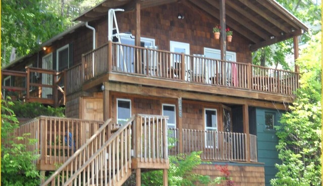 Keuka Guest Cottage w/Hot Tub