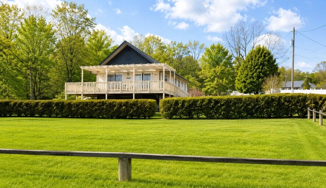 Keuka Lake Cottage - Lake Frontage w/Dock, Nearby Boat Ramp, Walk to Everything!