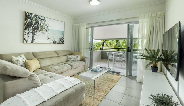 Kewarra Beach Coastal Retreat 2BR Apt - Pool/BBQ