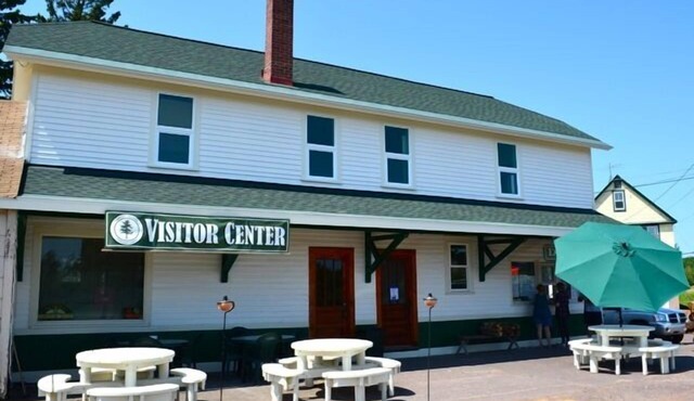 Keweenaw Vacation Rental - Great for families and groups- sleeps up to 7