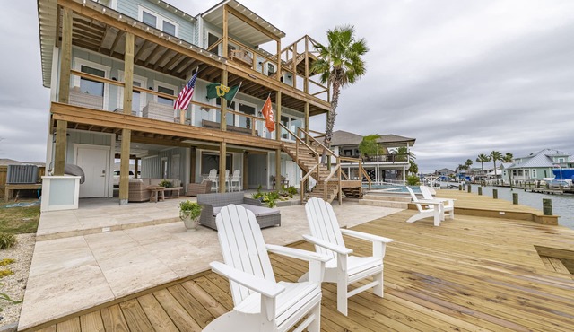 Key Allegro Rockport Home! Private Pool, Sleeps 12, Large Canal Dock! 🌟Reviews