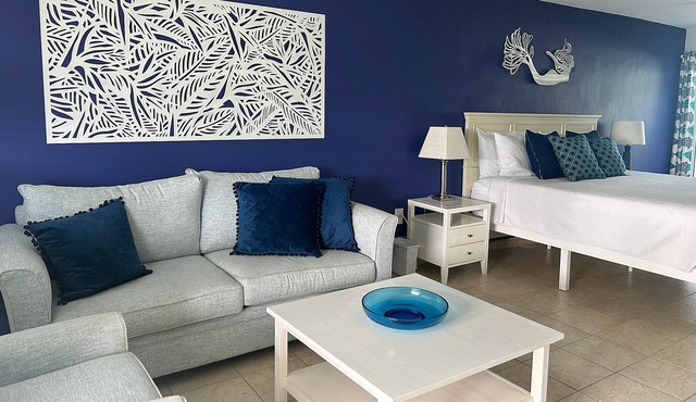 Key Colony Beach Condo Ocean Front Complex, Private Beach, Heated Pool