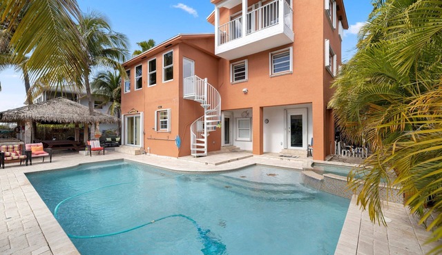 Key Largo 5/5, Pool, Jacuzzi, Outdoor Kitchen, Tiki Hut, 70 ft wide dock, Ocean