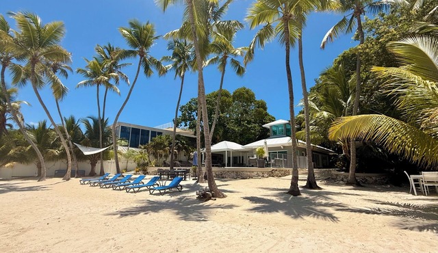 #Key Largo beachfront: “Sunset Beach Paradise” private beach/Pool Home ,